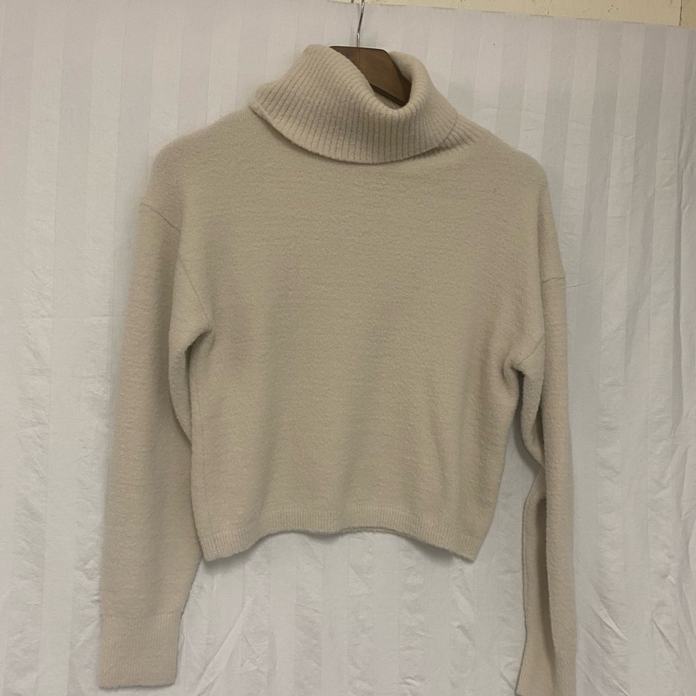 Wilfred Soft Beige Turtleneck Sweater